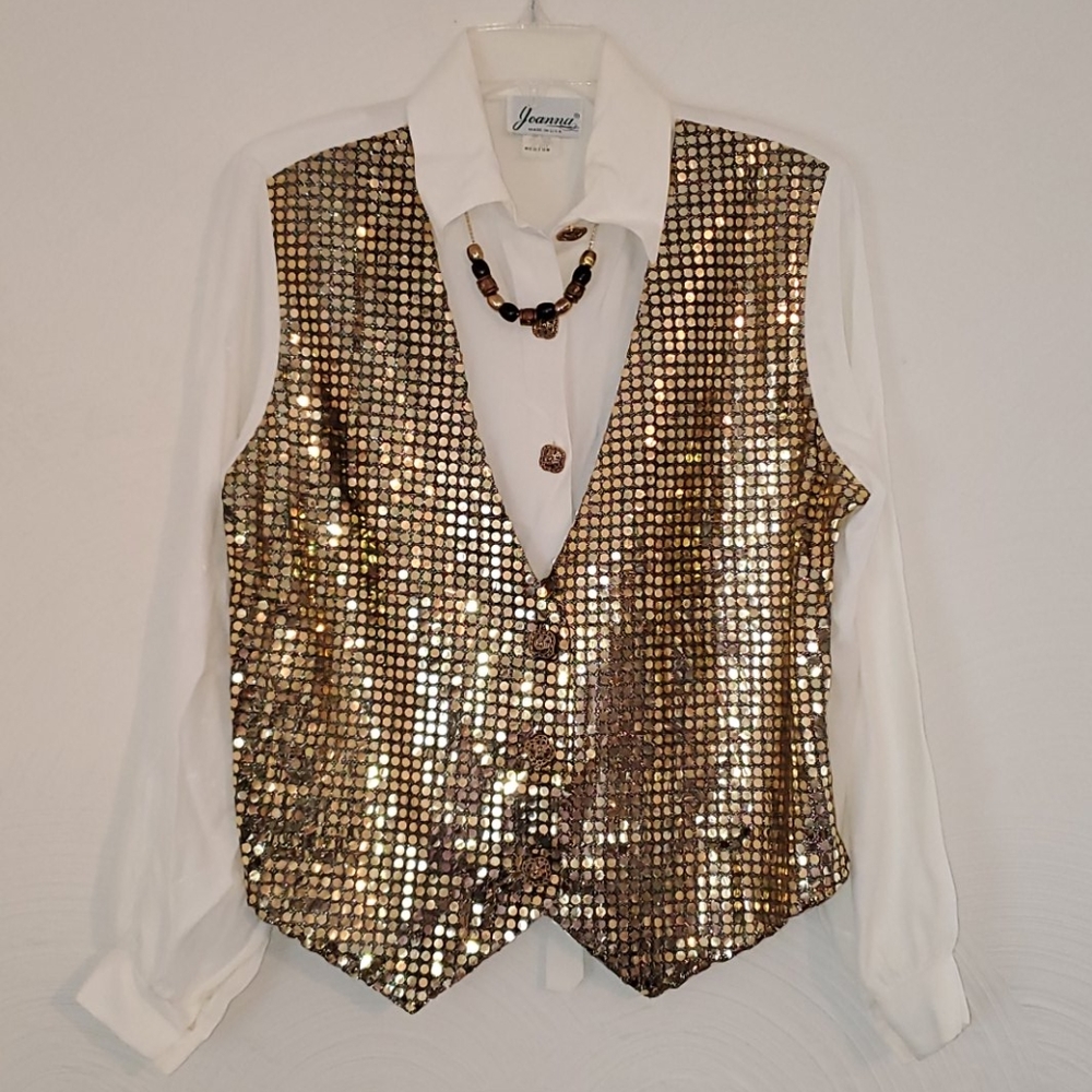 Joanna Blouse cream gold sequins M. Gold necklace
